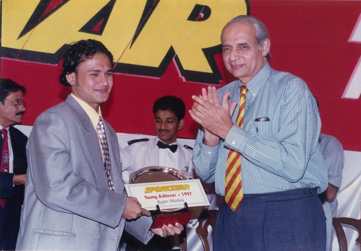 راجیو میشرا در آگوست 1998 جایزه 