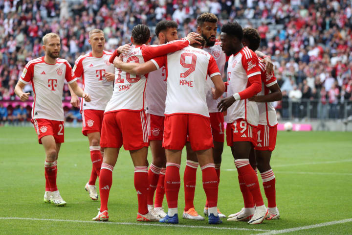 Bayern celebrate one of seven goals against VfL Bochum